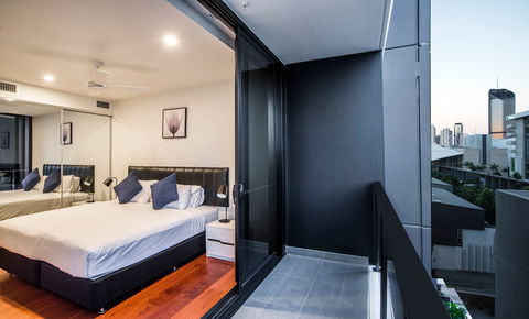 Arise Atlas - Accommodation Redcliffe 10