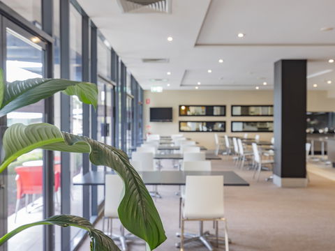 Mercure Brisbane Garden City - Accommodation Redcliffe 15