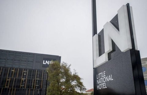 Little National Hotel - Accommodation Redcliffe 1