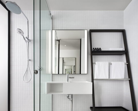 Little National Hotel - Accommodation Redcliffe 3