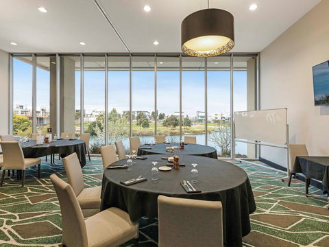 Mercure Melbourne Caroline Springs - Accommodation Redcliffe 9