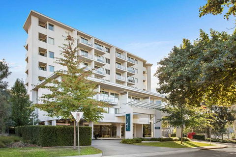 Adina Serviced Apts Canberra Dickson - Accommodation Redcliffe 2