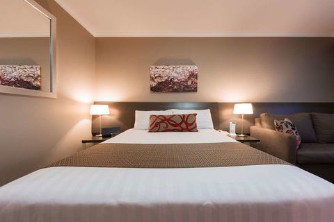 Pavilion on Northbourne - Accommodation Redcliffe 5