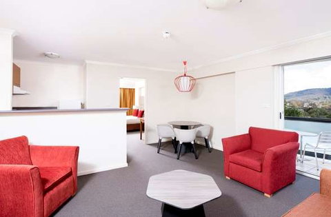 Mantra on Northbourne - Accommodation Redcliffe 13