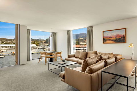 Macq 01 Hotel - Accommodation Redcliffe 11