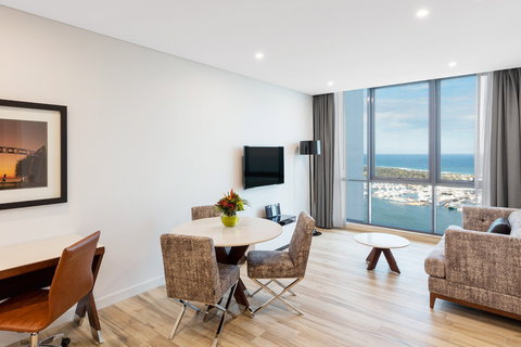 Meriton Suites Southport - Accommodation Redcliffe 8