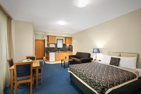 Quest Savoy - Accommodation Redcliffe 3