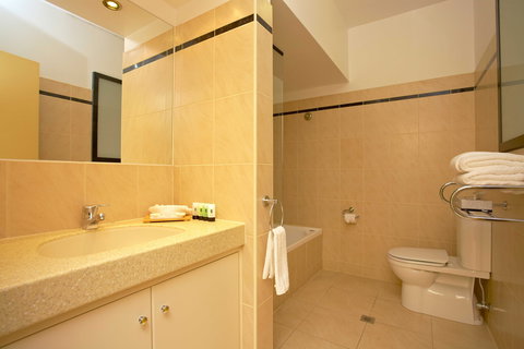 Quest Savoy - Accommodation Redcliffe 4