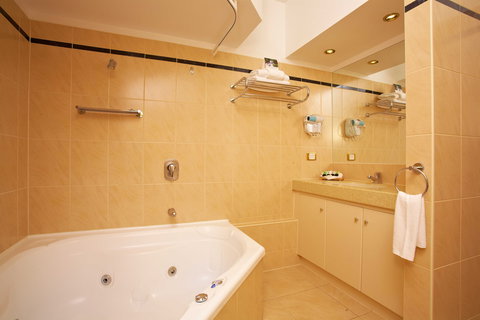 Quest Savoy - Accommodation Redcliffe 8