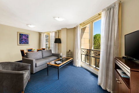 Quest Savoy - Accommodation Redcliffe 9