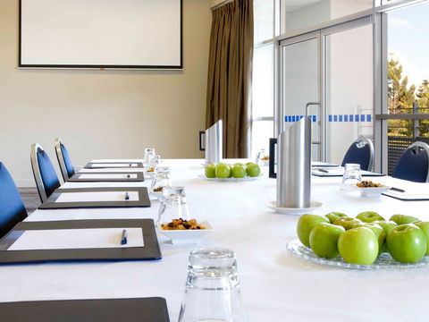 Novotel Sydney Olympic Park - Accommodation Redcliffe 6