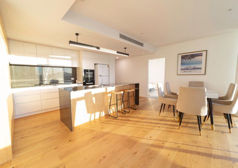 Arise Brisbane One - Accommodation Redcliffe 2