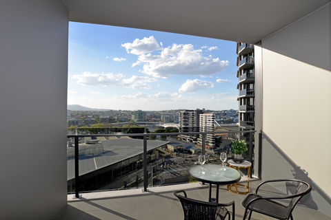 Arise Brisbane One - Accommodation Redcliffe 6