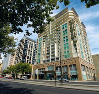Oaks Embassy - Accommodation Redcliffe