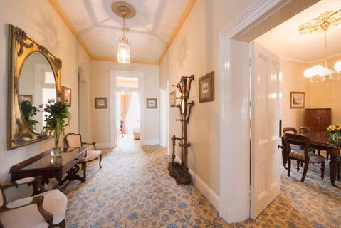 The Hotel Windsor - Accommodation Redcliffe 9