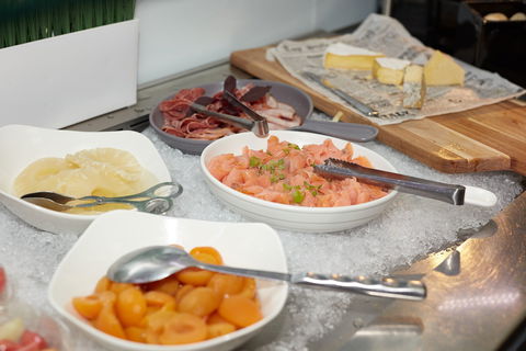 Crowne Plaza Canberra - Accommodation Redcliffe 12