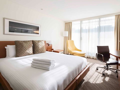 Novotel Canberra - Accommodation Redcliffe 3