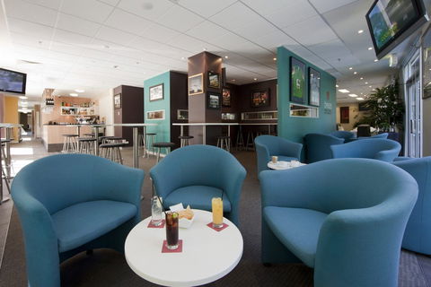 Pacific Suites Canberra - Accommodation Redcliffe 3
