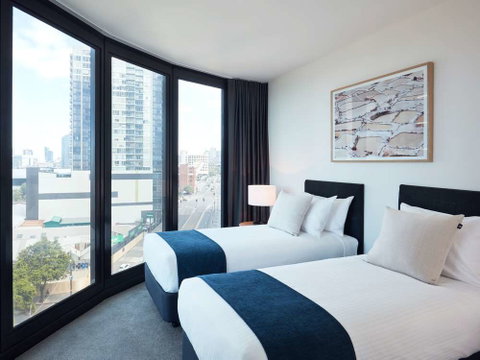 Shadow Play Melbourne by Peppers - Accommodation Redcliffe 11