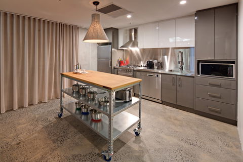 Zara Tower Serviced Apartments - Accommodation Redcliffe 9