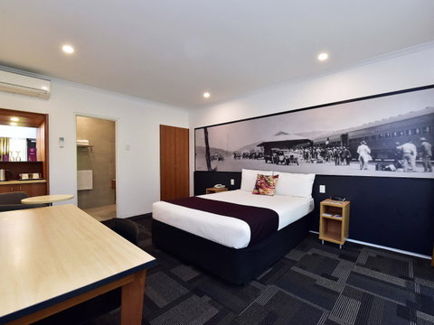 Mercure Alice Springs Resort - Accommodation Redcliffe 5