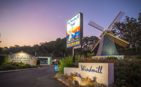 The Big Windmill Motor Lodge - Accommodation Redcliffe 0