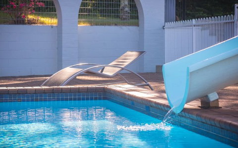 The Big Windmill Motor Lodge - Accommodation Redcliffe 2