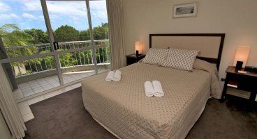 Noosa Hill Resort - Accommodation Redcliffe 1