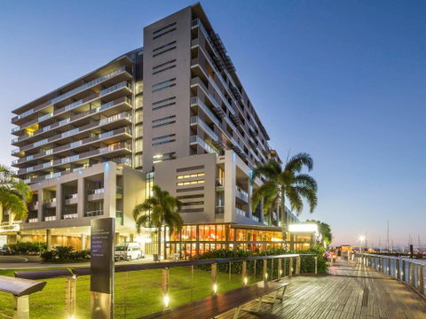 Sebel Cairns Harbour Lights - Accommodation Redcliffe 1