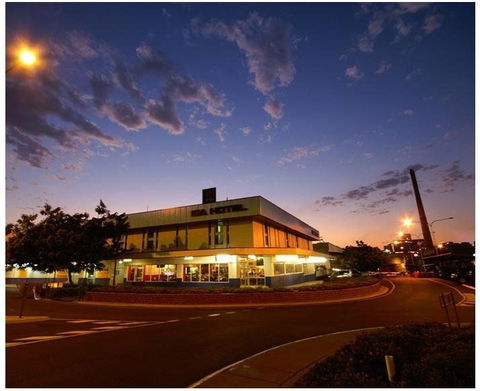 Isa Hotel - Accommodation Redcliffe 0