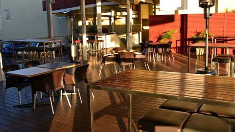 Isa Hotel - Accommodation Redcliffe 1