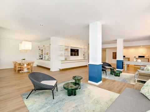 Mercure Cairns - Accommodation Redcliffe 0