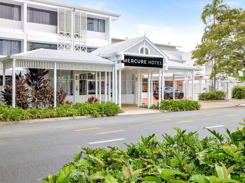 Mercure Cairns - Accommodation Redcliffe 1