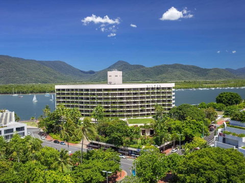 Hilton Cairns - Accommodation Redcliffe 2