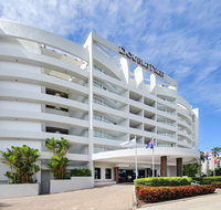 DoubleTree by Hilton Cairns - Accommodation Redcliffe