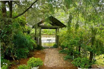 Kemeys Mountain Hideaway - Accommodation Redcliffe 0