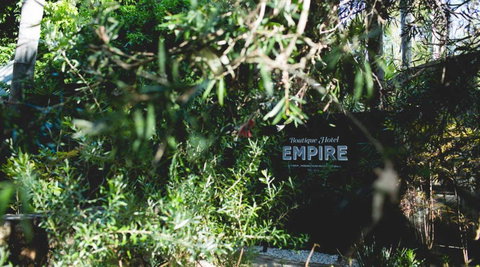 Empire Retreat - Accommodation Redcliffe 0