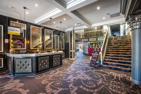 Skyways Hotel - Accommodation Redcliffe 0