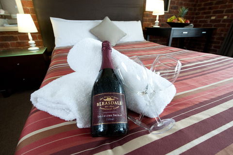 Admiral Motor Inn - Accommodation Redcliffe 2