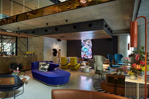 QT Melbourne - Accommodation Redcliffe 1