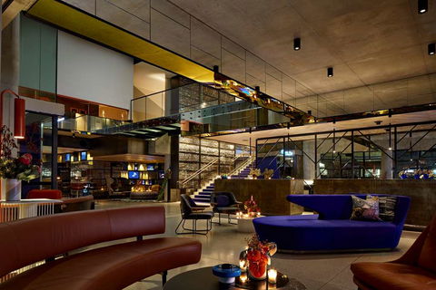 QT Melbourne - Accommodation Redcliffe 2