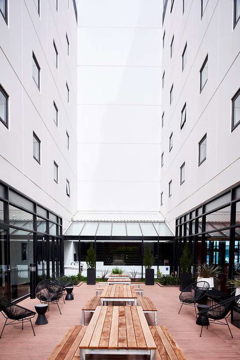 Essence Hotel Carlton - Accommodation Redcliffe 0