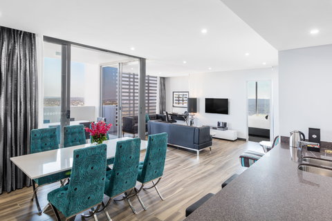 Meriton Suites Chatswood - Accommodation Redcliffe 1