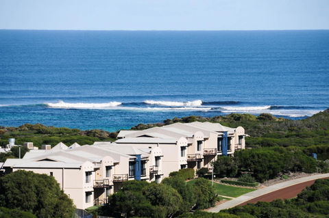 Margarets Beach Resort - Accommodation Redcliffe 1