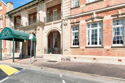 Quality Hotel Regent Rockhampton - Accommodation Redcliffe 1