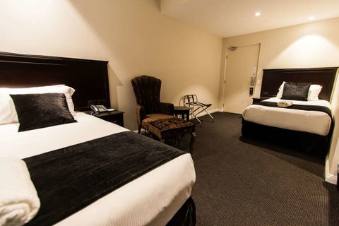 International Hotel Wagga Wagga - Accommodation Redcliffe 1