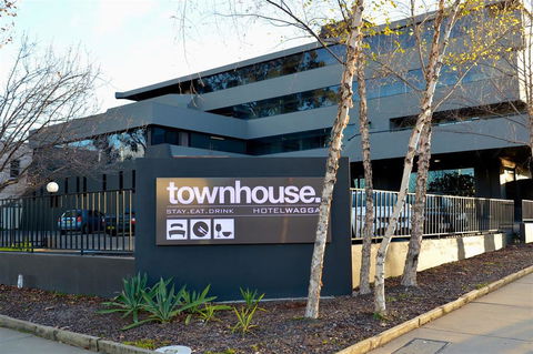 Townhouse Hotel, Wagga - Accommodation Redcliffe 0