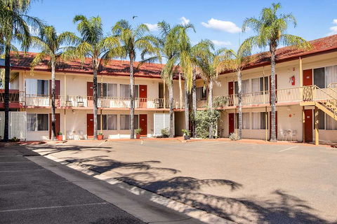 Econo Lodge Griffith Motor Inn - Accommodation Redcliffe 2