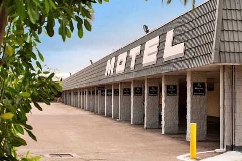 Dalrymple Motel - Accommodation Redcliffe 0