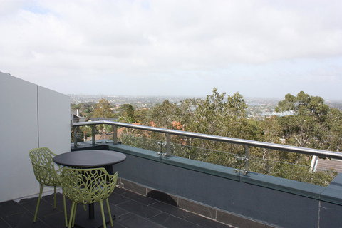 Hotel Urban St Leonards - Accommodation Redcliffe 2